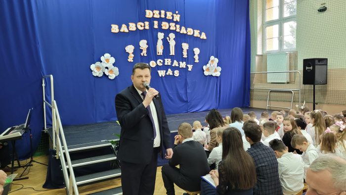 Miniaturka artykułu Dzień Babci i Dziadka w Szkole Podstawowej w Joninach