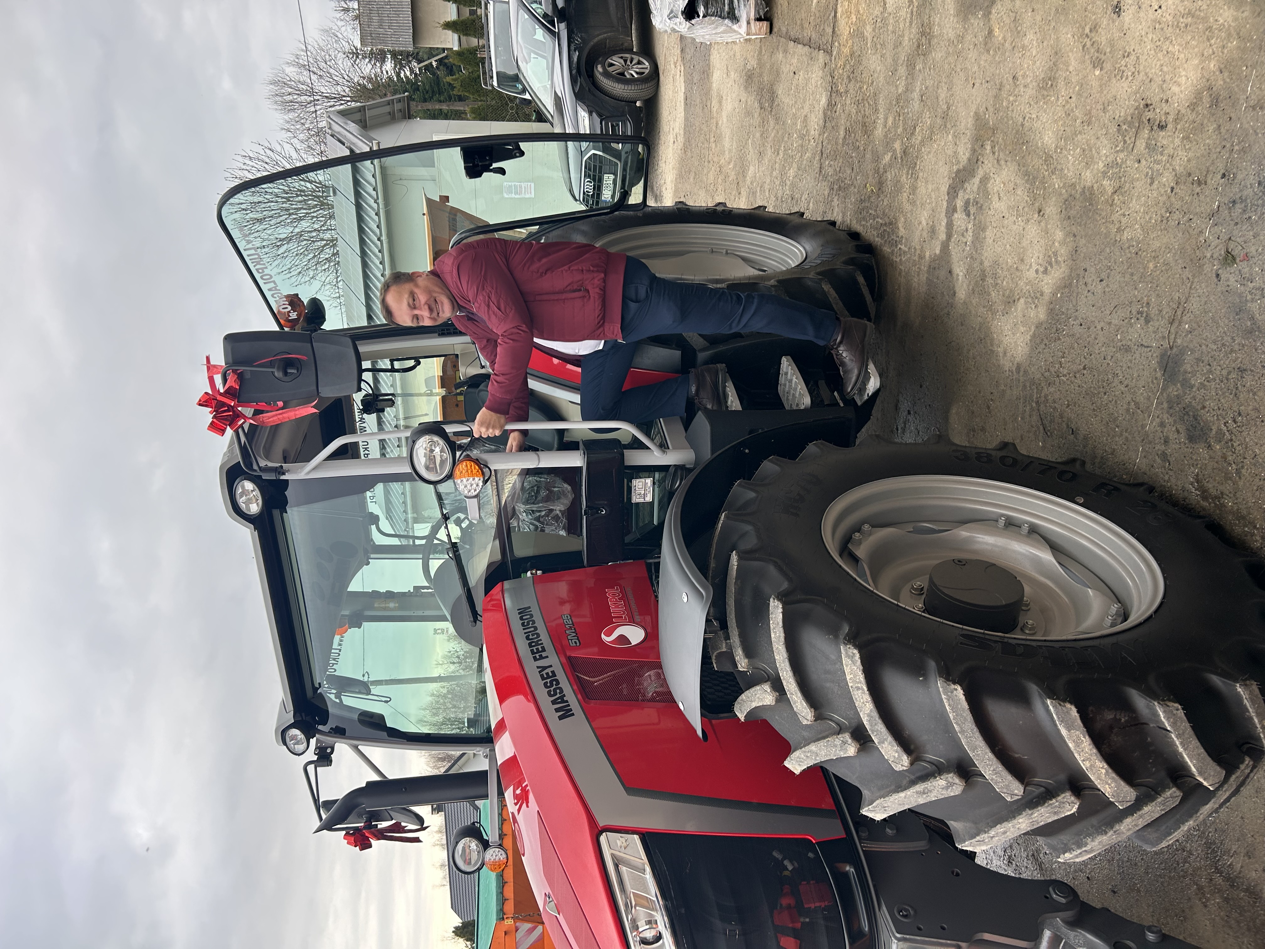 Ciągnik z wyposażeniem