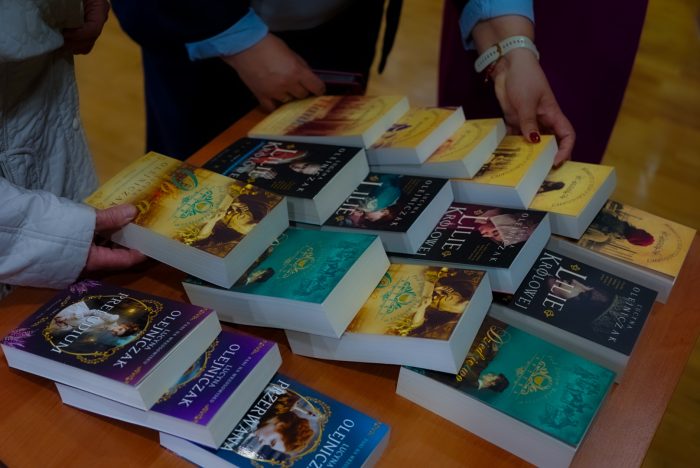 📖 Jubileusz DKK w Zalasowej i wyjątkowe spotkanie z Lucyną Olejniczak
