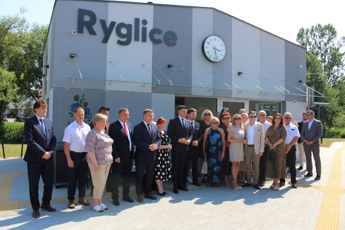 Miniaturka artykułu Centrum przesiadkowe  w Ryglicach otwarte!