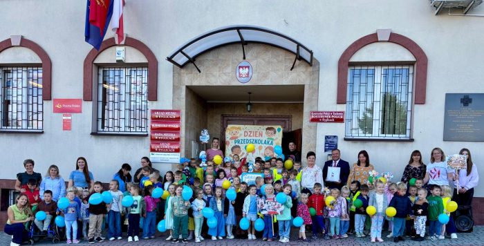 Miniaturka artykułu 🎈 NAJMŁODSI MIESZKAŃCY NASZEJ GMINY ŚWIĘTUJĄ! 🧸💛
