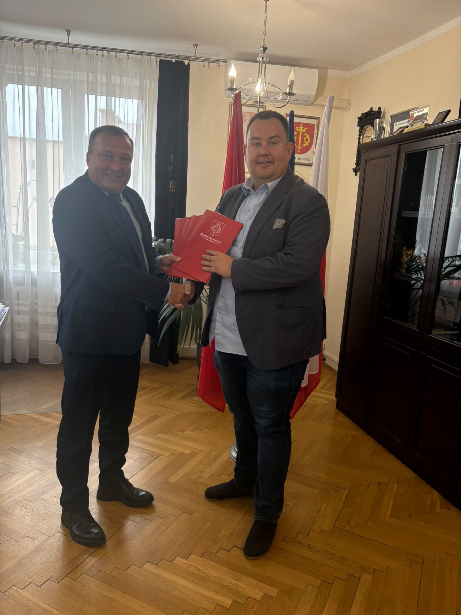 🚧 CZTERY NOWE NAKŁADKI ASFALTOWE W GMINIE RYGLICE!