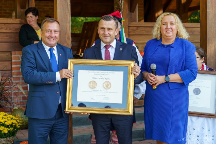 Miniaturka artykułu 🏅 ZŁOTY MEDAL POLONIA MINOR DLA MIASTA I GMINY RYGLICE! 🏅