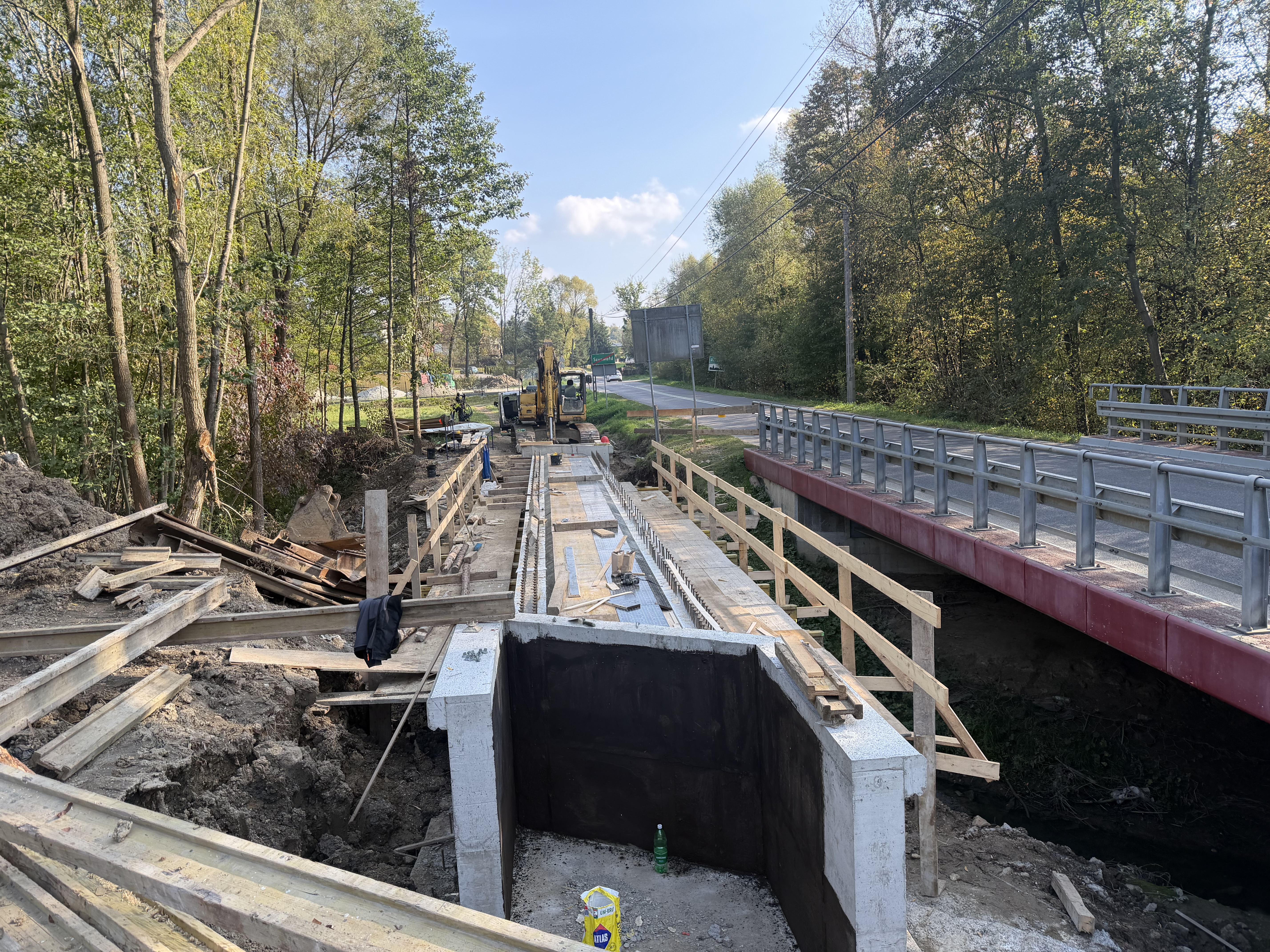 🚧 Nowa kładka na granicy Zalasowej i Szynwałdu!